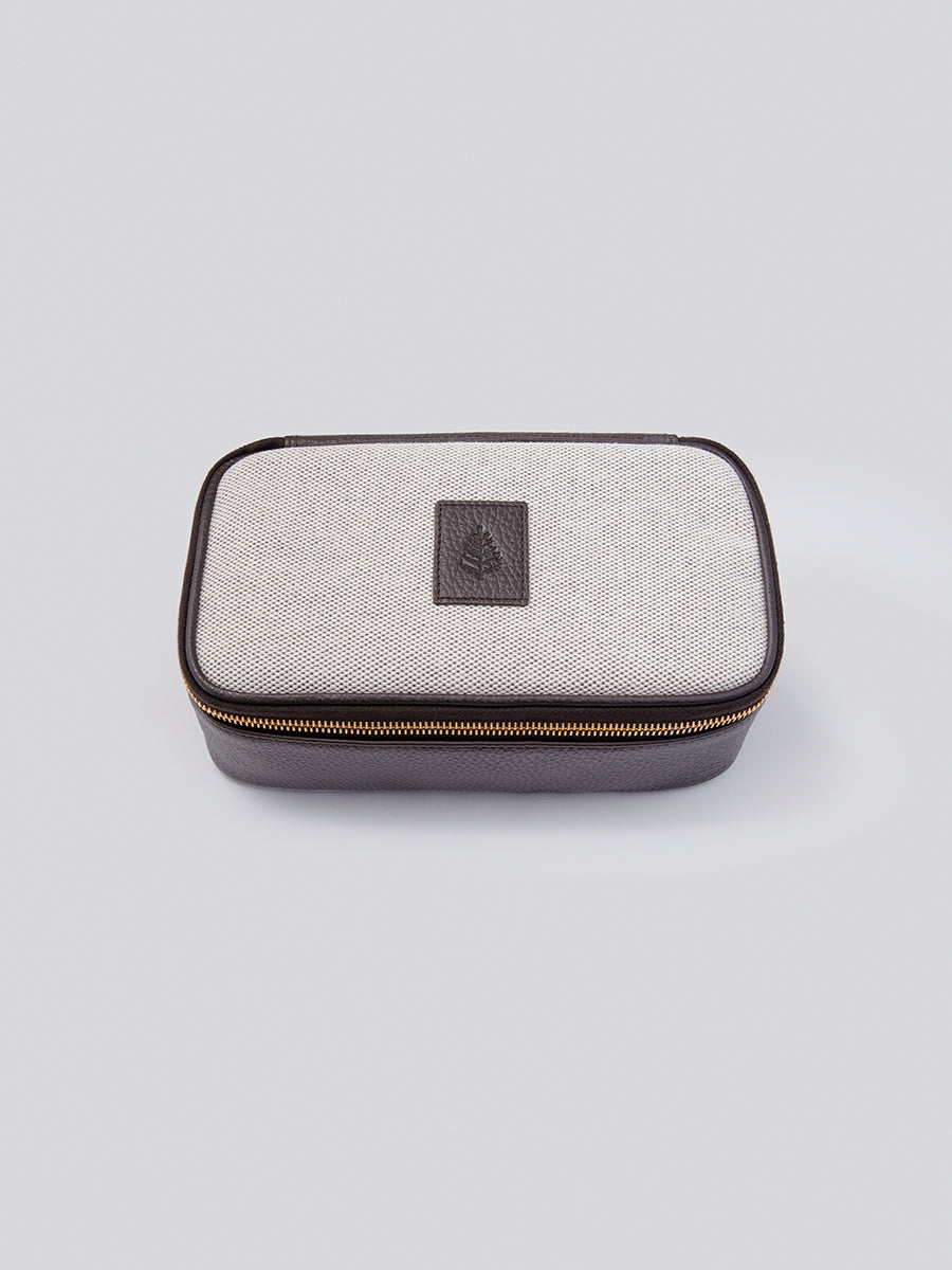 The Tech Case - Four Seasons At Home