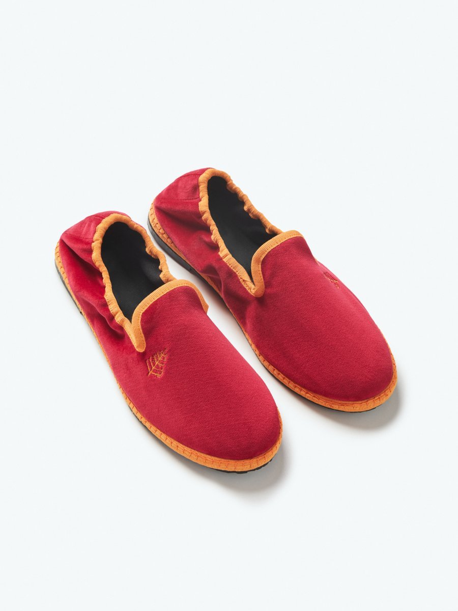 Close-up of the Four Seasons Velvet Slippers in Miami Rose, showcasing the luxurious velvet fabric and artisanal hand-stitching.